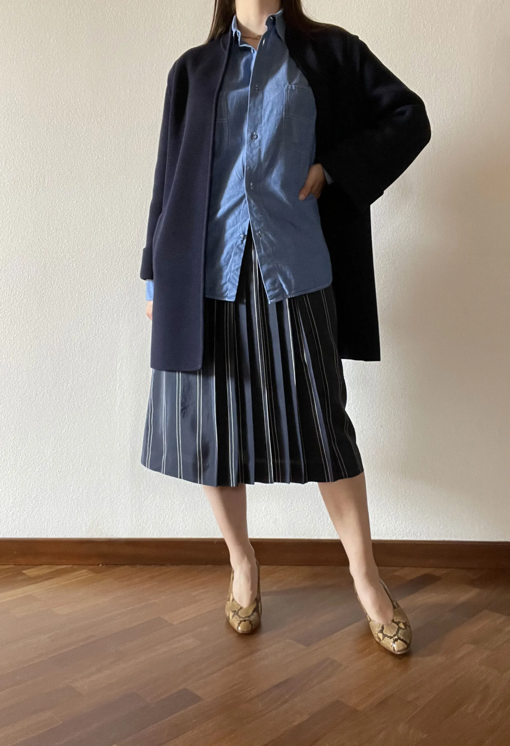 Gonna NOS a pieghe blu marino con righe vintage anni ’70