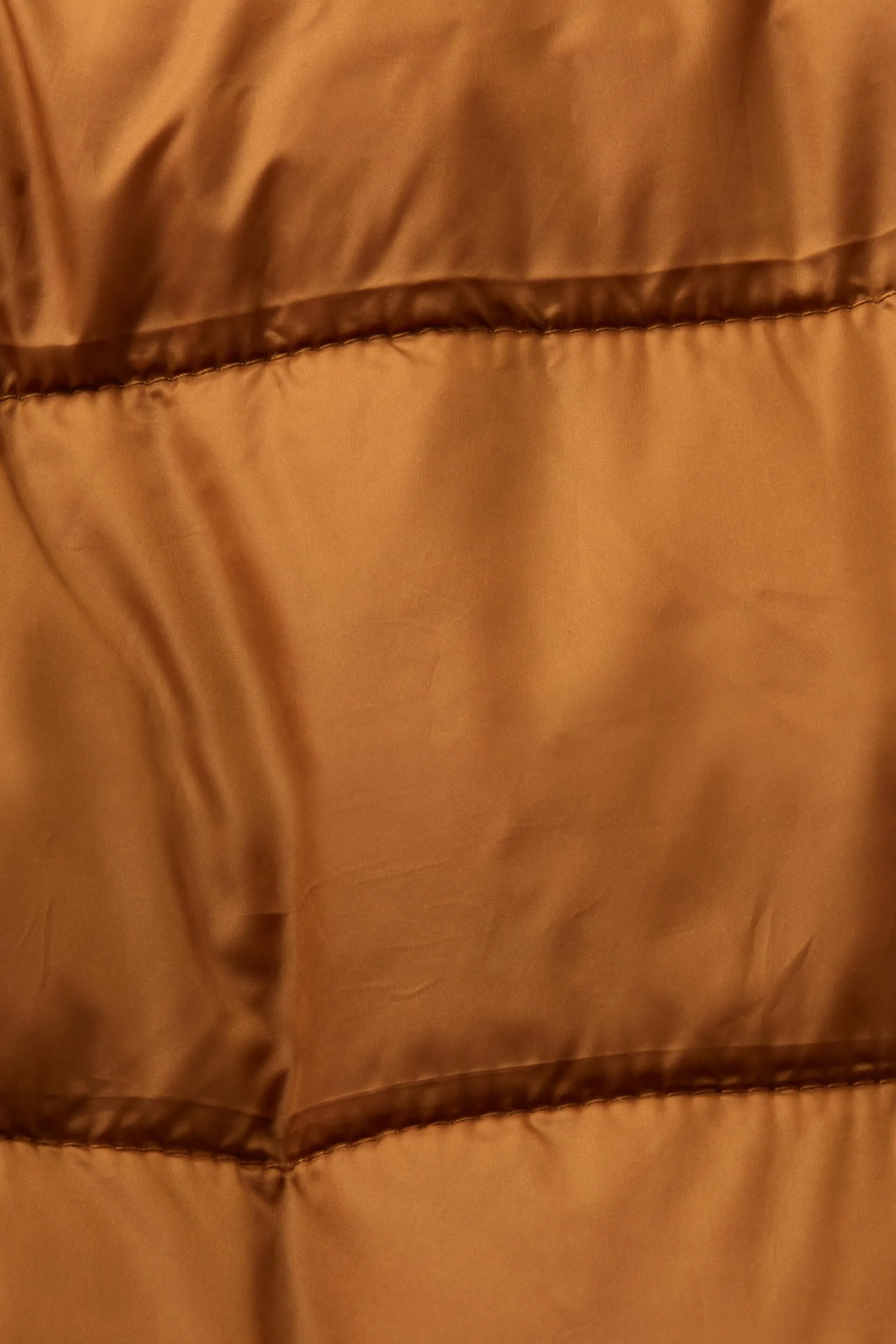 In materiale riciclato: gilet trapuntato