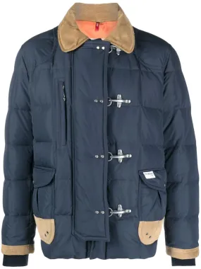 Piumino blu con ganci